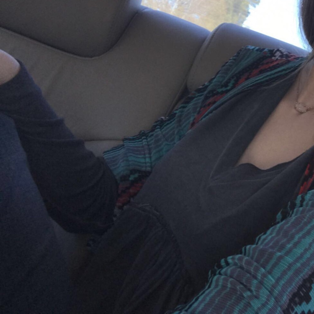 grey long sleeve shirt
